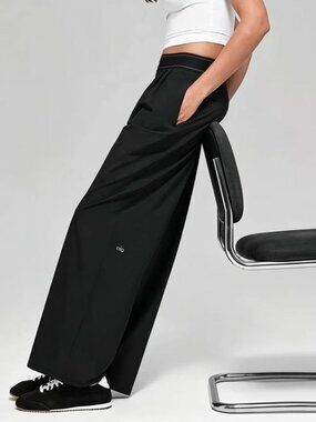 ALO Yogo🔅Women's Regular Sz M Black Pants😀